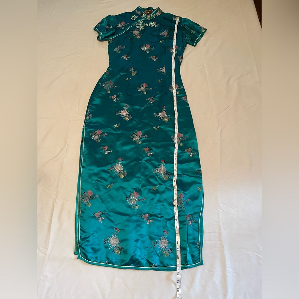 Chinese dress